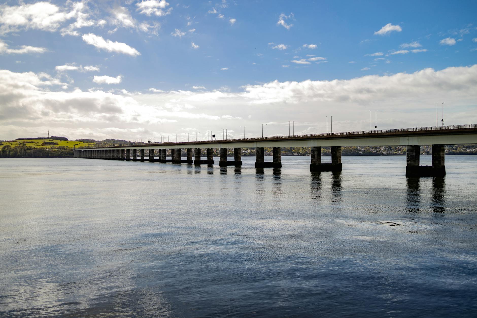 Người xem ghi chú tỷ lệ trận đấu để rèn kỹ năng phân tích kèo