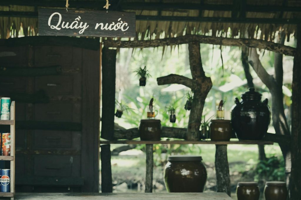 Hai chiến kê trong trận đấu cân tài cân sức, phù hợp minh họa cho kèo đá gà hấp dẫn